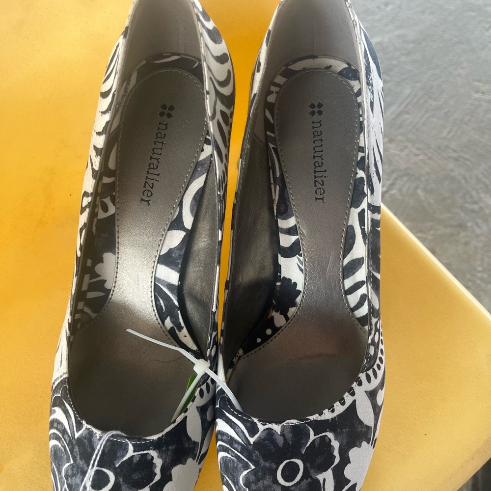 Naturalizer Black and White Zebra Print Flats